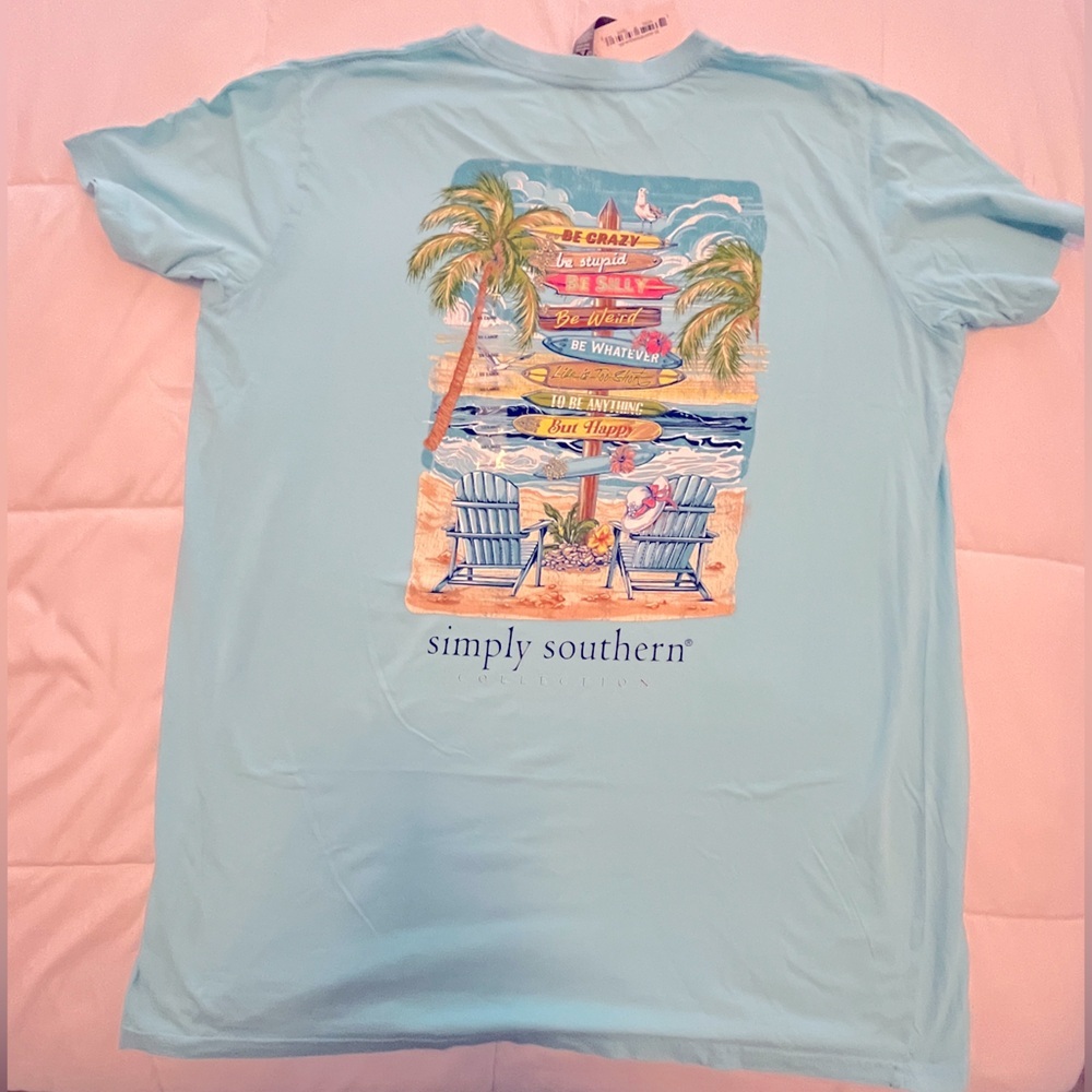 Simply Southern Aqua Beach Scene Tee. Size Medium. Light Blue